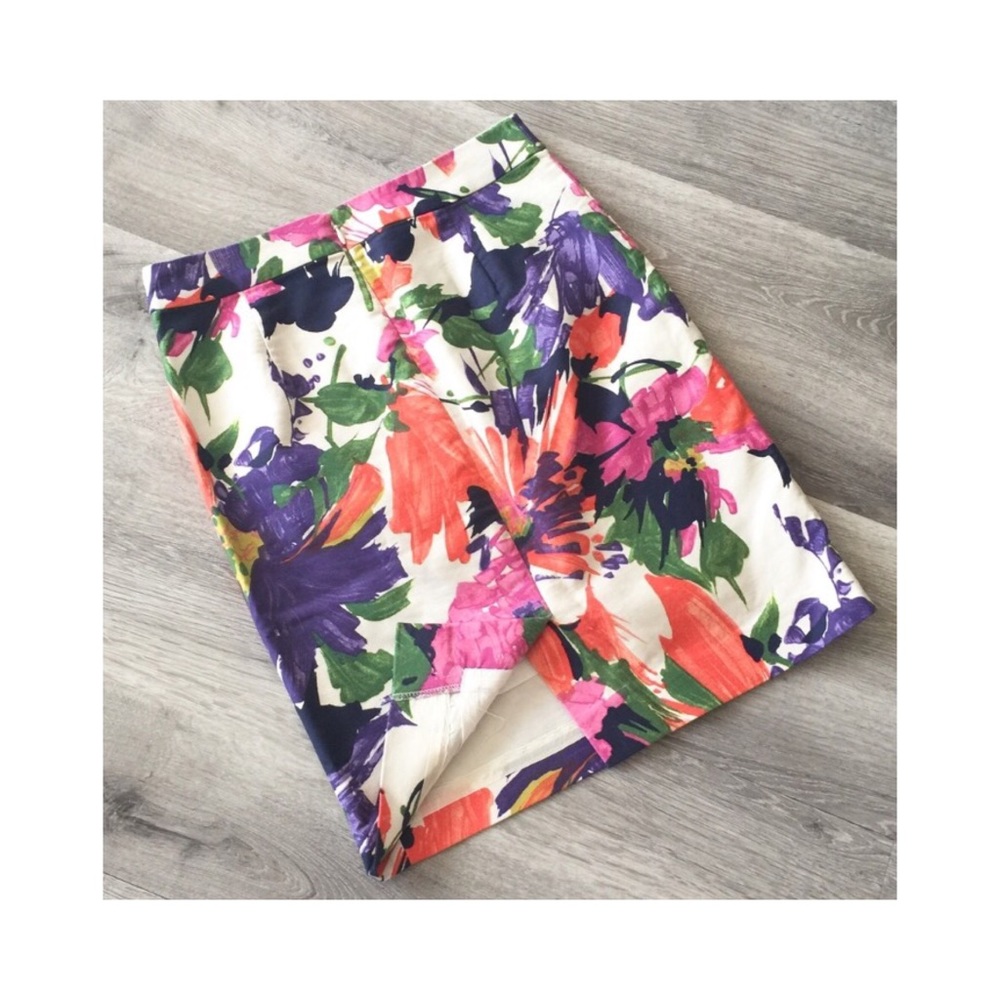 HP ✨ J. Crew • “No. 2” Floral Pencil Skirt - Picture 5 of 7